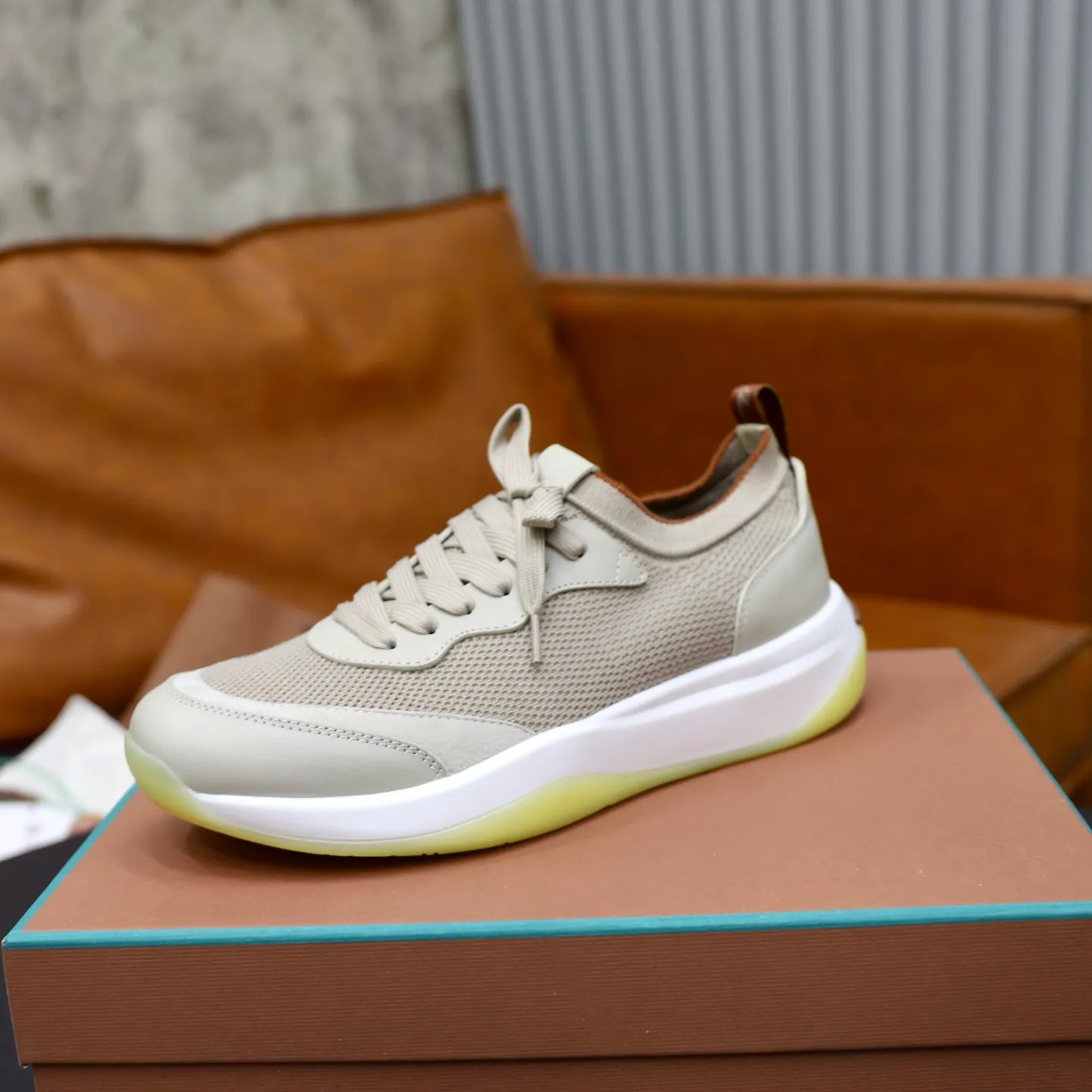 Factory price: 💰620 Loropiana LP men's shoes ♞size; 38-44 "45.46 customization" cowhide stitching and cowhide feet. It is really easy to wear, lazy, relaxed, casual, perfect comfort, and there are many color choices, and they all look good with clothes. Is it true that Loropiana can bring social value? “Loropiana is the best thing money can buy”